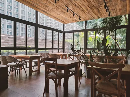 Chongqing Jianshe Hotel (Yongchuan Botanical Garden) Отели рядом с достопримечательностью «College of Science and Technology， Chongqing University»