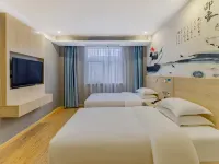 Langyue Fashion Hotel (Chizhou RT-Mart) Hotels near Xinghua Village Scenic Area