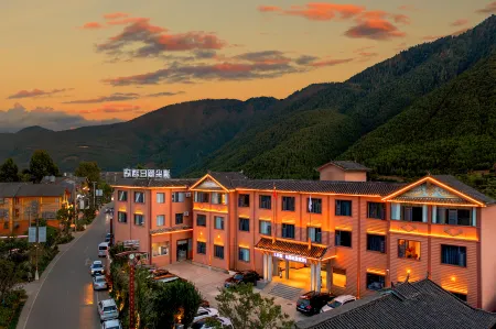 Lugu Lake Qingchen Holiday Hotel