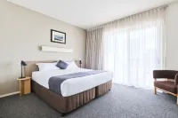 Abode Gungahlin Hotels near Canberra Reptile Zoo