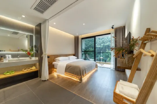 Southern Sichuan Bamboo Sea Yun Ying Gu · Private Hot Spring Homestay