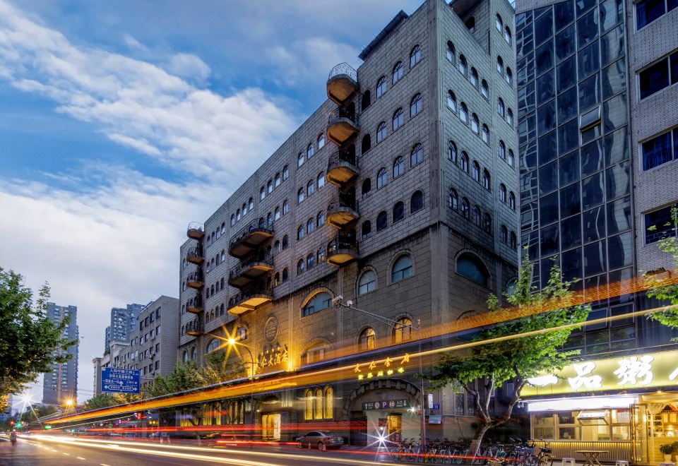 hotel overview picture