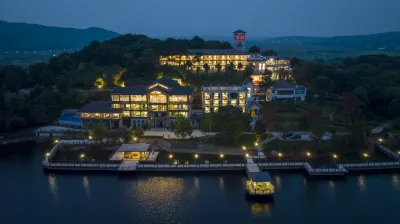 Dream Lake Resort Hotel Hotel di Zhangshu