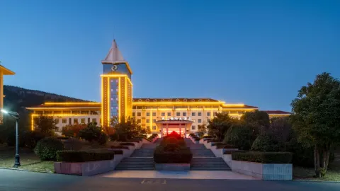 Fengshan International Hotel in Contea di Xiao