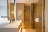 Holiday Inn Express (Heze Railway Station Jiahe City Branch)