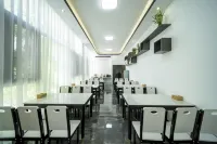 Cloud House Yunjuan Huashe Manor Homestay (Beihai Yintan International Passenger Port Branch)