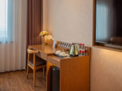 James Joyce Coffetel (Xinyang Xixian Longhu Huayi) Hotels in Xi County