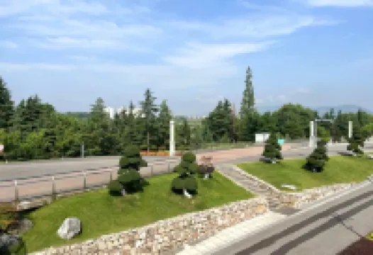 Hanzhong Jingyi Star Hotel Hotels near South Lake Scenic Spot