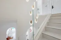 Lis Amman Holiday Villa Seaview Pool Estate Hotel (Erhai Airport Branch)