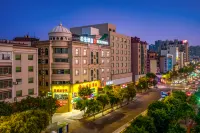 Berman Hotel (Zhanjiang Wuchuan Jiefang Middle Road Gangfeng Plaza) Các khách sạn ở Ngô Xuyên