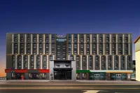 Changchun Jingyuetan Park Nongboyuan Metro Station Atour Hotel Hotels in University-city/Jingyuetan