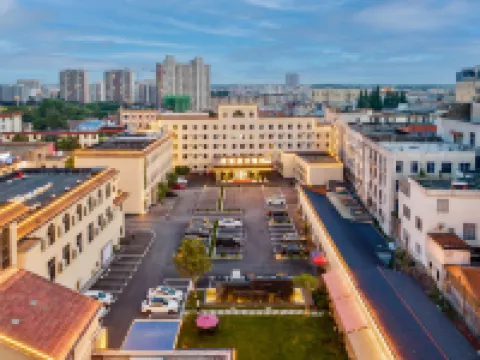 Baocheng Zhixuan Hotel (Luoshan Dingsheng Plaza Branch) Hotels in Luoshan