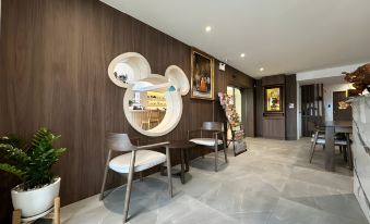 Zhennan Teabar Hotel