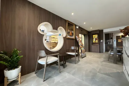 Zhennan Teabar Hotel