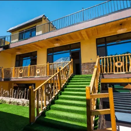 Yizhen Qingfeng B&B (Nalati Scenic Area Branch)