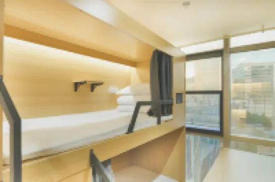 Lodge by the road Hostel (Nanjing Xinjiekou Subway Station)