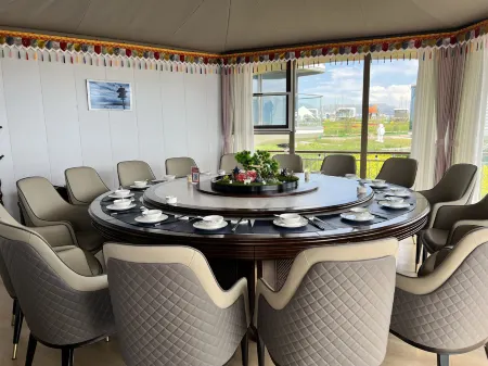 Qinghai Lake Tongbao Mountain Mountaineering and Lake Viewing Featured Wild Luxury Camping Homestay