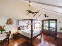 Fatumaru Lodge Hotels in Hideaway Island