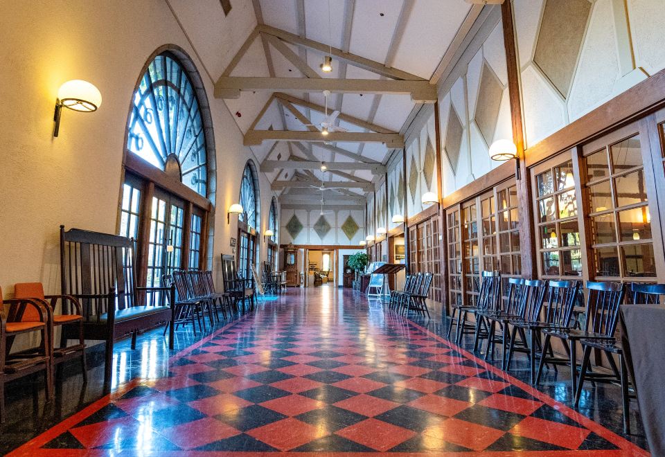 구카시키 아이비 스퀘어의 멋진 정원과 건물