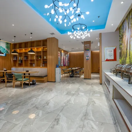 Kee Royal Hotel (Dengzhou Hua Chau Academy Store)
