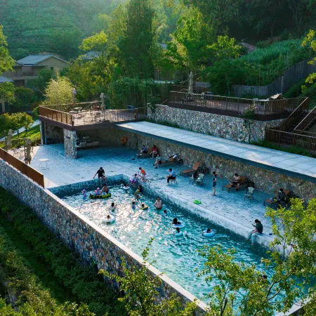 Yuanshe Luyinxi Resort
