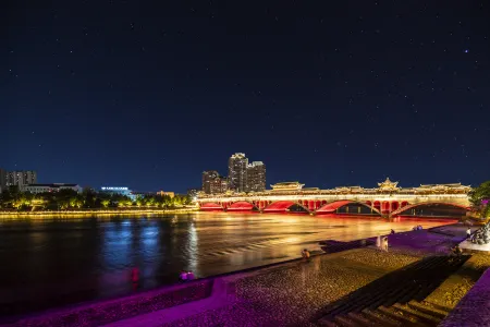 Yaju Hotel (Fotang Ancient Town Baolong Plaza) Отели рядом с достопримечательностью «School of Modern Science and Technology, China University of Metrology (Yiwu Campus)»