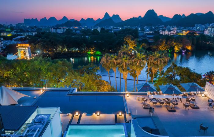 Lijiang Moon View · Quiet Holiday Lakeside Hotel (Guilin Two Rivers & Four Lakes Area)