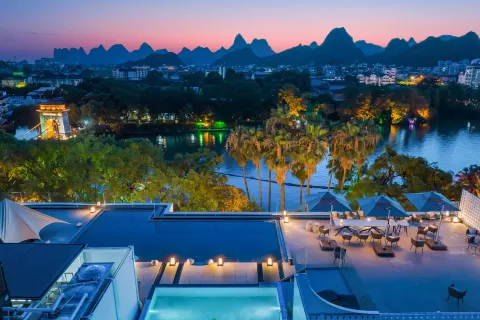 Lijiang Moon View · Quiet Holiday Lakeside Hotel (Guilin Two Rivers & Four Lakes Area)