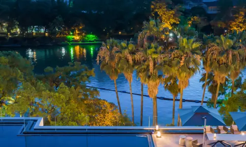 Lijiang Moon View · Quiet Holiday Lakeside Hotel (Guilin Two Rivers & Four Lakes Area)