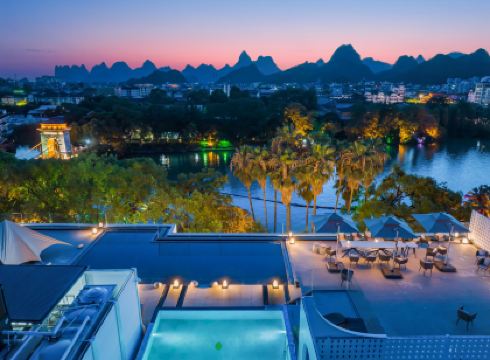 Lijiang Moon View · Quiet Holiday Lakeside Hotel (Guilin Two Rivers & Four Lakes Area)