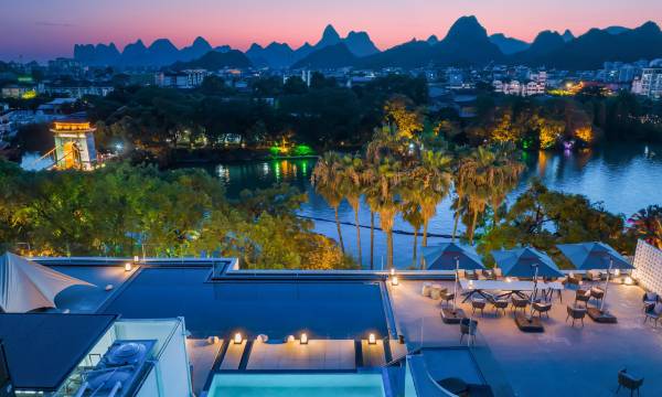 Lijiang Moon View · Quiet Holiday Lakeside Hotel (Guilin Two Rivers & Four Lakes Area)