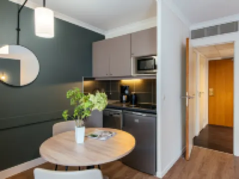 Aparthotel Adagio la Défense le Parc Hotels near Jardin du square des Corolles