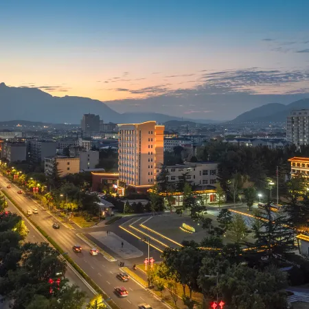 Borrman Hotel (Songshan Scenic Area Shaolin Avenue)
