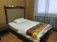 Lufeng Yingchun Hotel