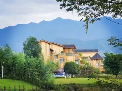 Qingcheng Mountain flowers fall twelve courtyard Hotel di Dujiangyan
