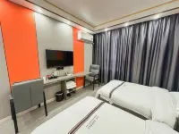 Tianquan Hongyuan Yijia Business Hotel
