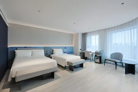 Shenyang Tiexi Square Baogong Street Light Residence Hotel Отели рядом с достопримечательностью «South Manchuria Railways Professional Service Firm Former Site»