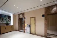 Urban Yiju Hotel (Xianning Yinquan Avenue Science and Technology College)