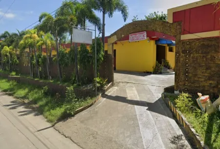 Golden Pegasus Hotel la Union by RedDoorz Отели в г. Сан Хуан