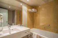 Mercure Parc du Coudray Hôtels à : Saint-Fargeau-Ponthierry