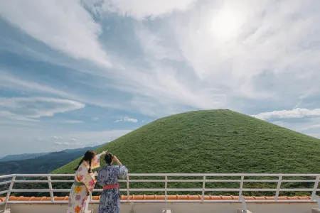 SKY-HILL HOTEL IZUKOUGEN Отели рядом с достопримечательностью «Монт Омуро»