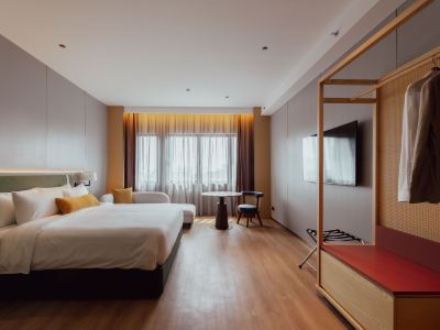 Break & Stay Suites