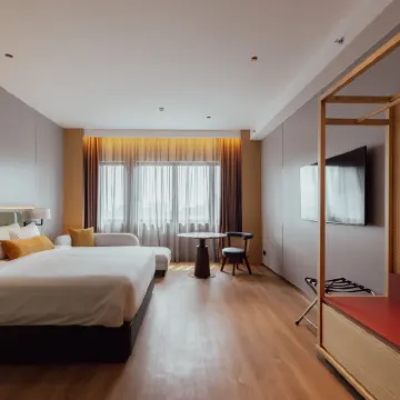 Break & Stay Suites Hotels near Karpal Singh Drive