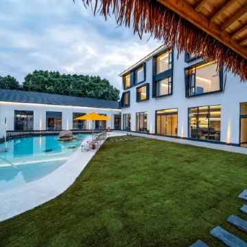 Manye Leisure House · Private Hot Spring Vacation Stay (OMG Heartbeat Paradise Store) Отели рядом с достопримечательностью «Руан Ши Цзинь Бич»