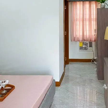 Leonilas Travellers Inn by RedDoorz Отели рядом с достопримечательностью «Площадь Моло»