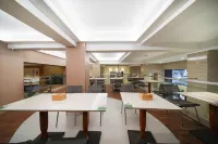 Galaxy Star Fashion Hotel (Taizhou Jiaojiang East Business District) Отели рядом с достопримечательностью «Торговая площадь Восточного Тайваня»