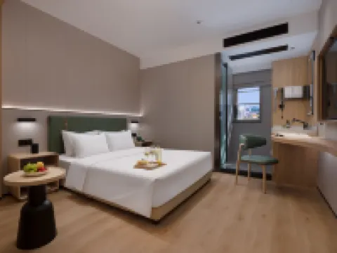 Taizhou Huangyan·Paris Designer Hotel (Wuyue Plaza Branch) Hotels in Taizhou