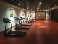 Days Hotel & Suites by Yangjiang - Fitnessstudio
