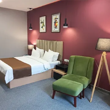 King Plaza Hotel