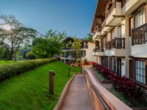 ทนา สปริง รีสอร์ท โรงแรมในอำเภอ แม่จัน